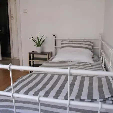 Apartment Sunny Stylish Aircontioned On Seaside Of Moda Istanbul